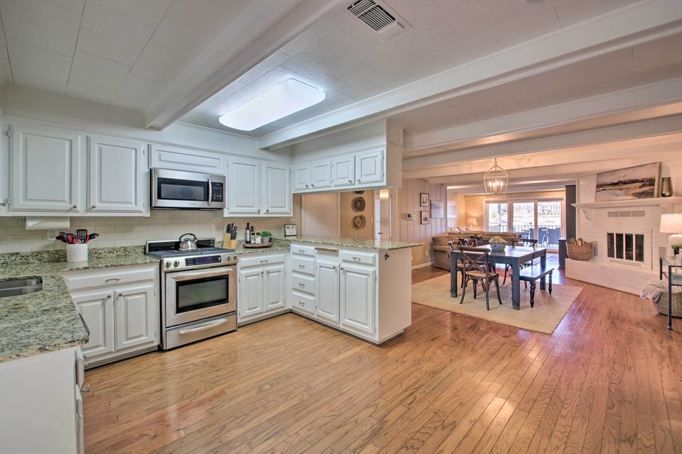 Fully Equipped Kitchen | Pots & Pans