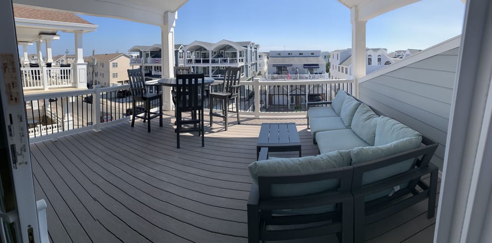 Third floor deck with both ocean and bay view.