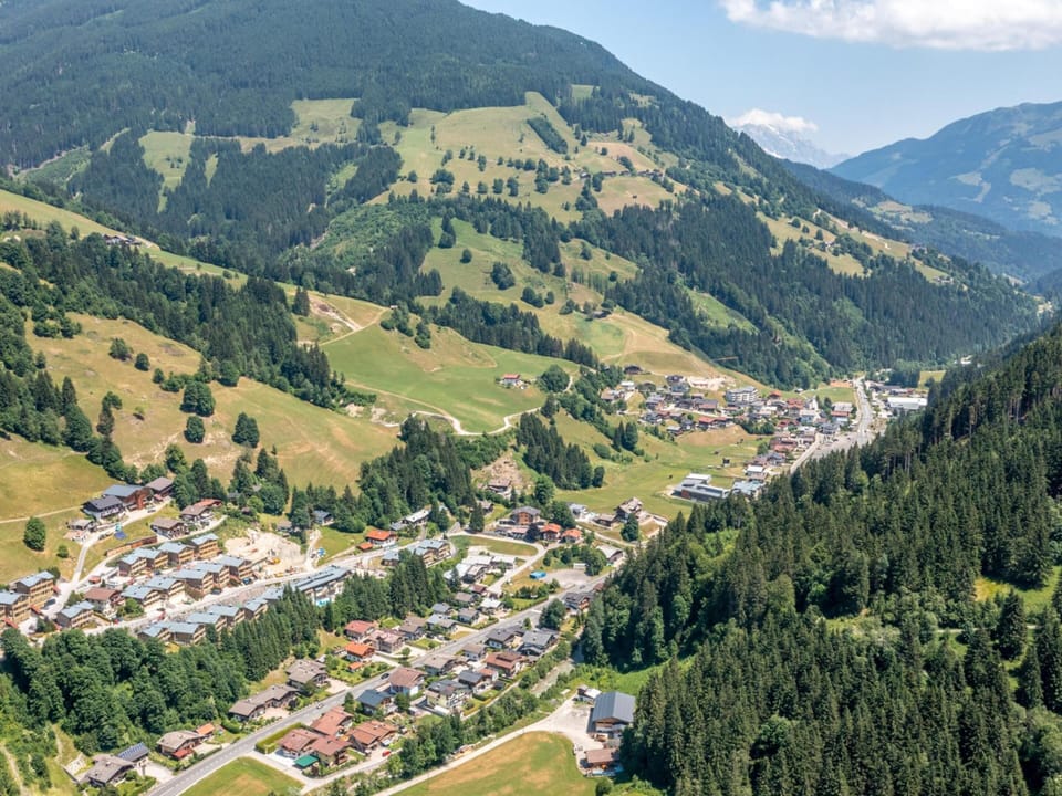 Surroundings [summer] (1-5 km)