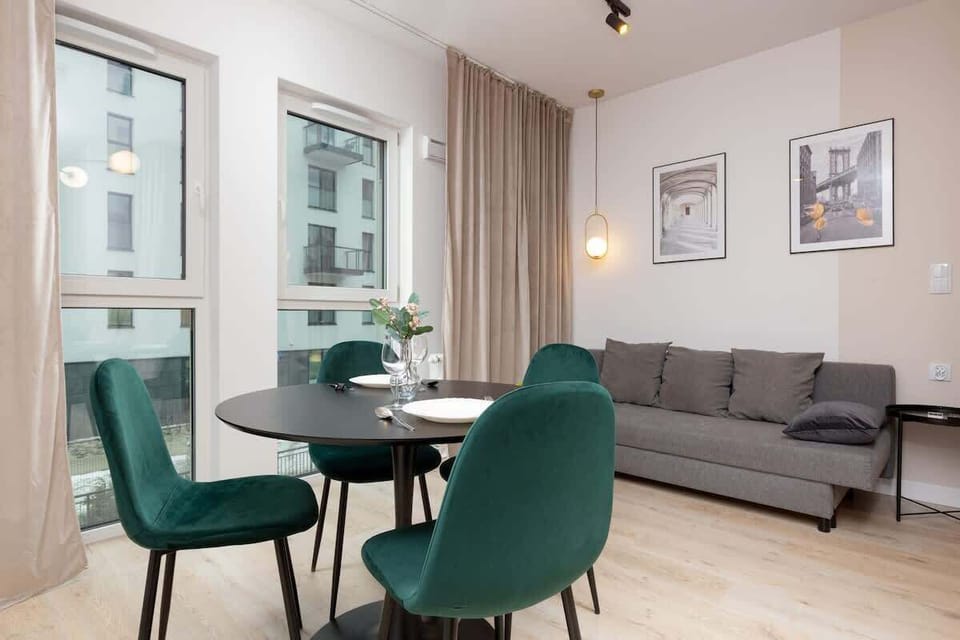 Spacious living room with full equipment. 