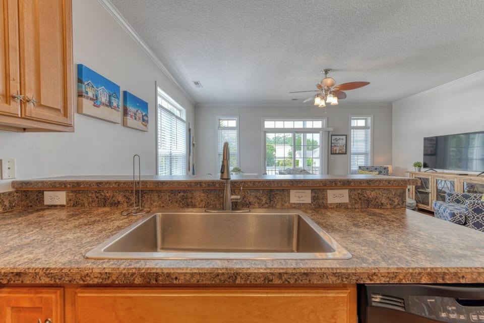 Sea Breeze B (formerly Sea Therapy)