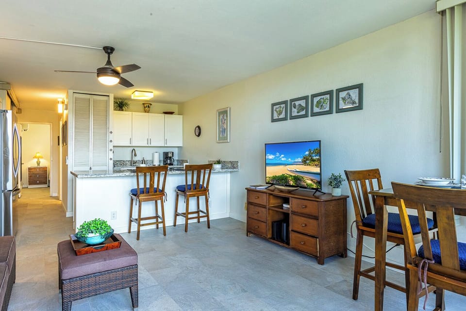 Open kitchen bar for conversating
