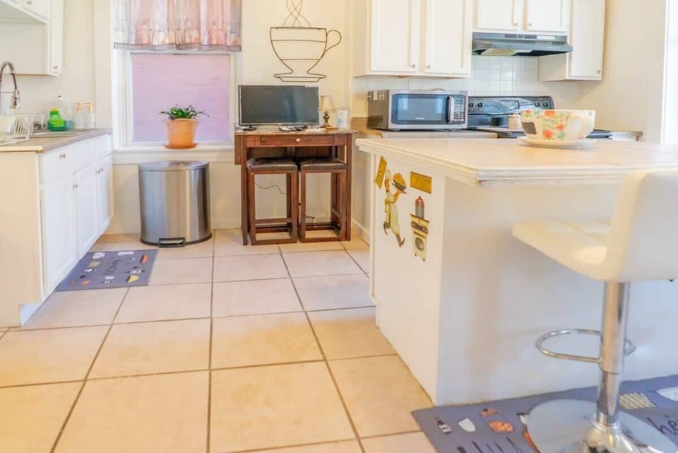 Perfect spot to stay connected while enjoying the comforts of home. #StLouistravel
