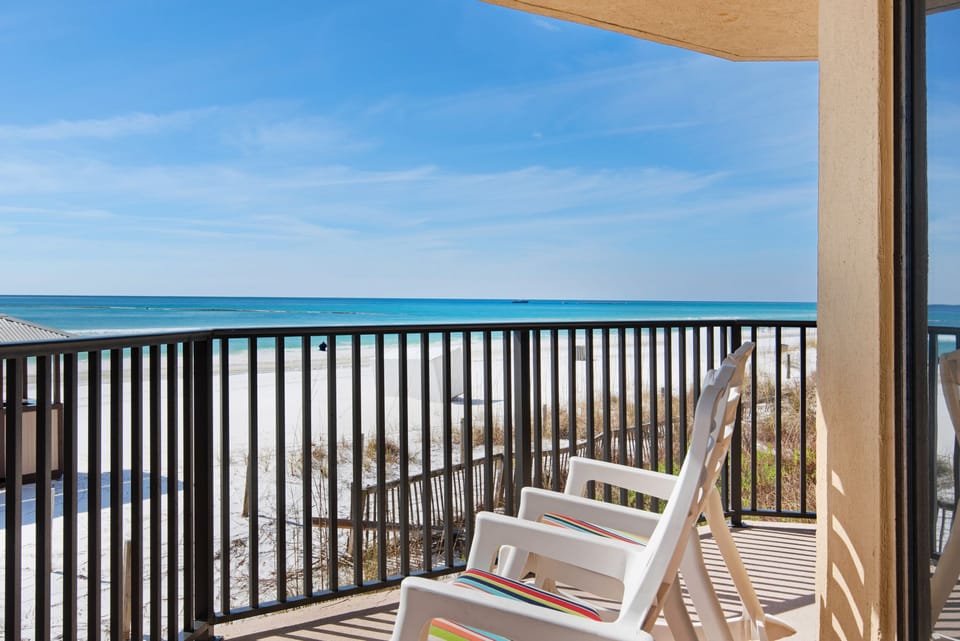 Summerhouse 106B Balcony views