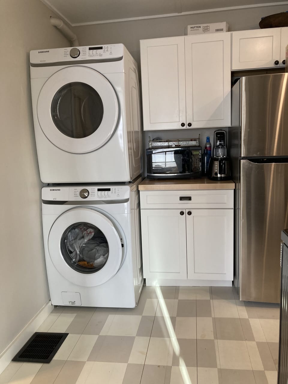 Laundry (in kitchen)