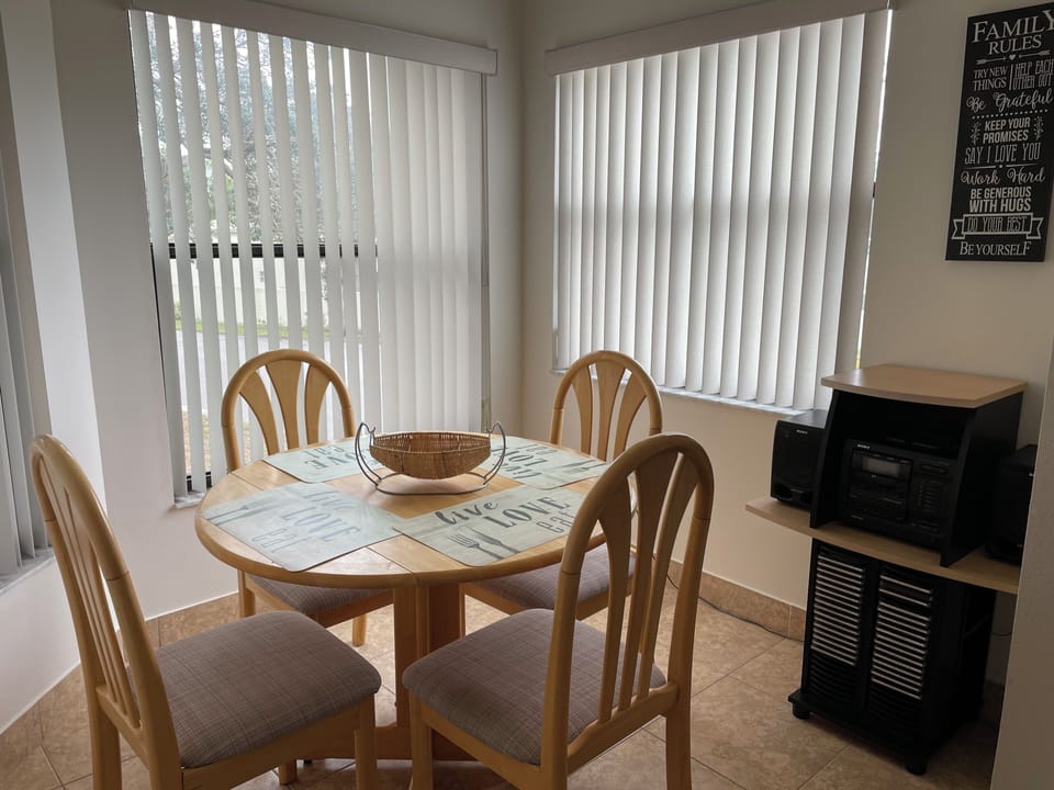 Kitchen Breakfast area