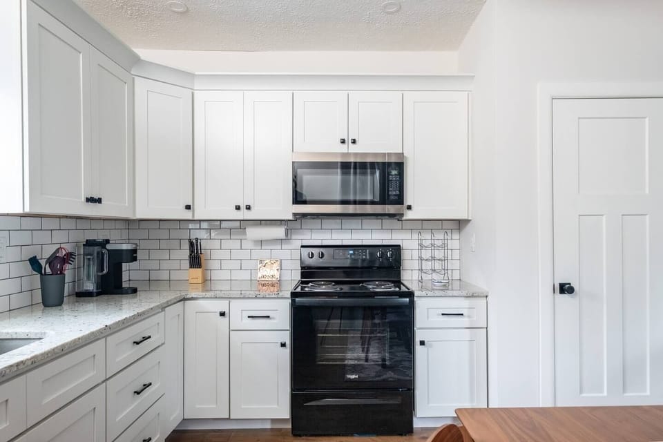 Eat in kitchen