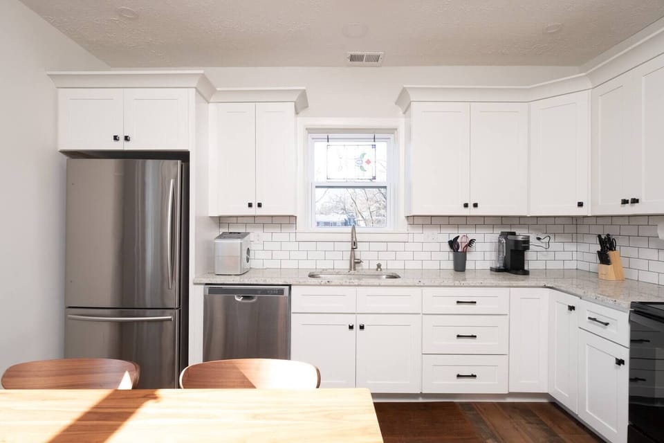 Eat in kitchen