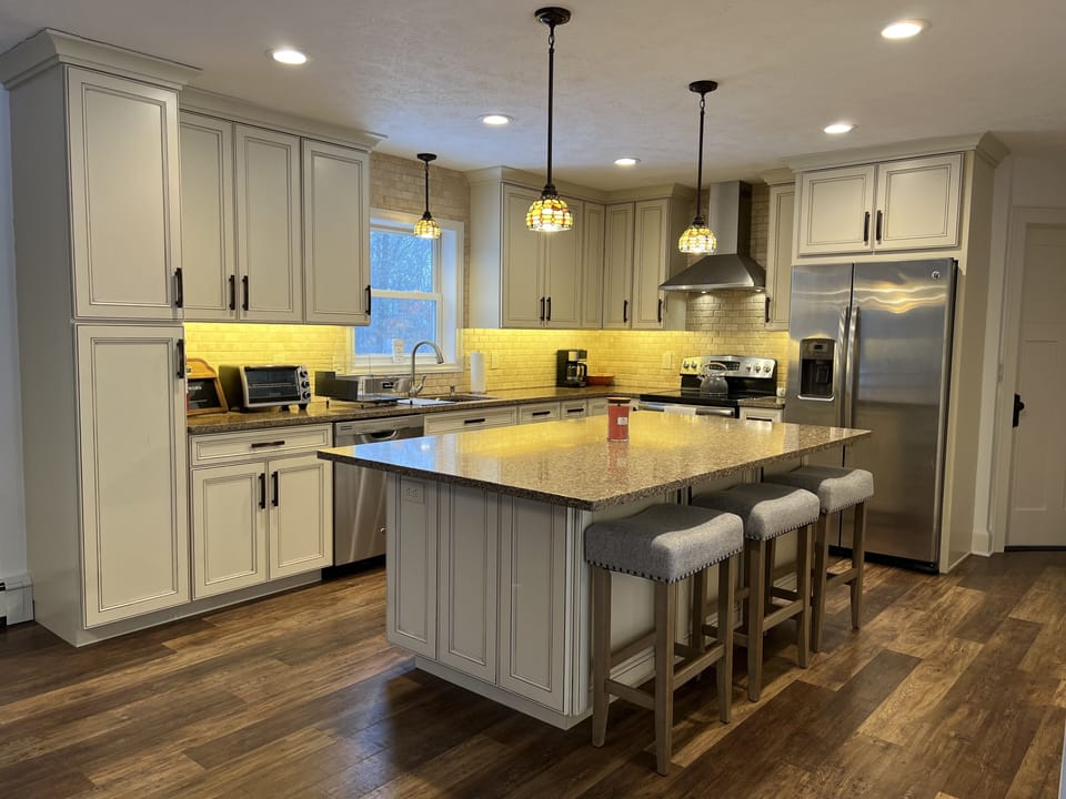 Big island to have cook and entertain with a big group/family