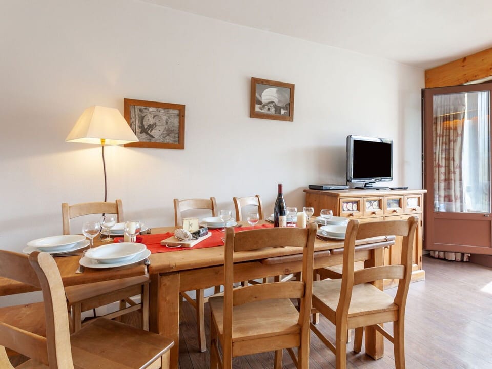 Furniture, Table, Picture Frame, Wood, Interior Design, Flooring, Floor, Window, Wood Stain, Wall