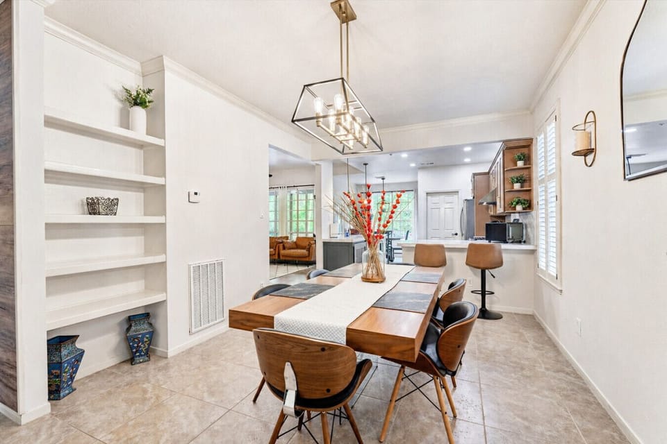 Elegant Formal Dining Room