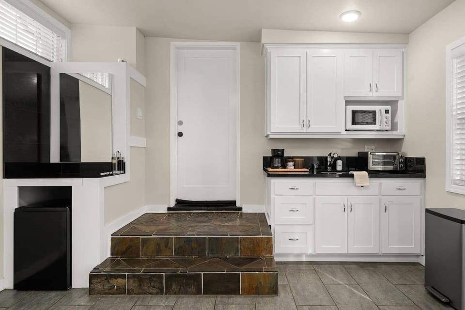 Kitchenette & four burner electric stove