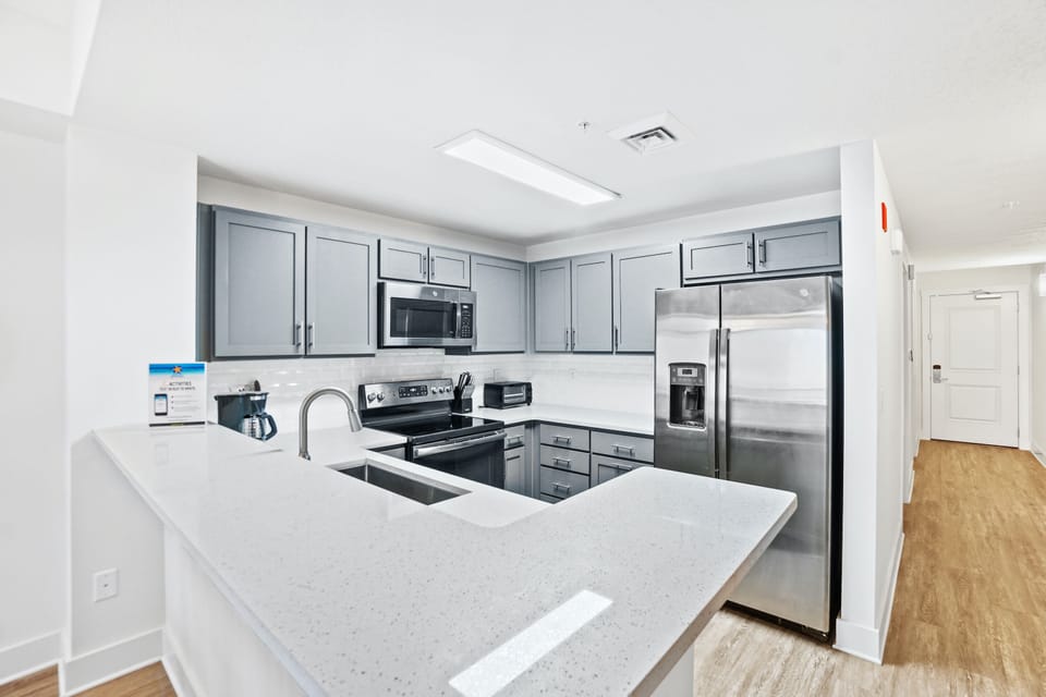 Kitchen with Breakfast Bar