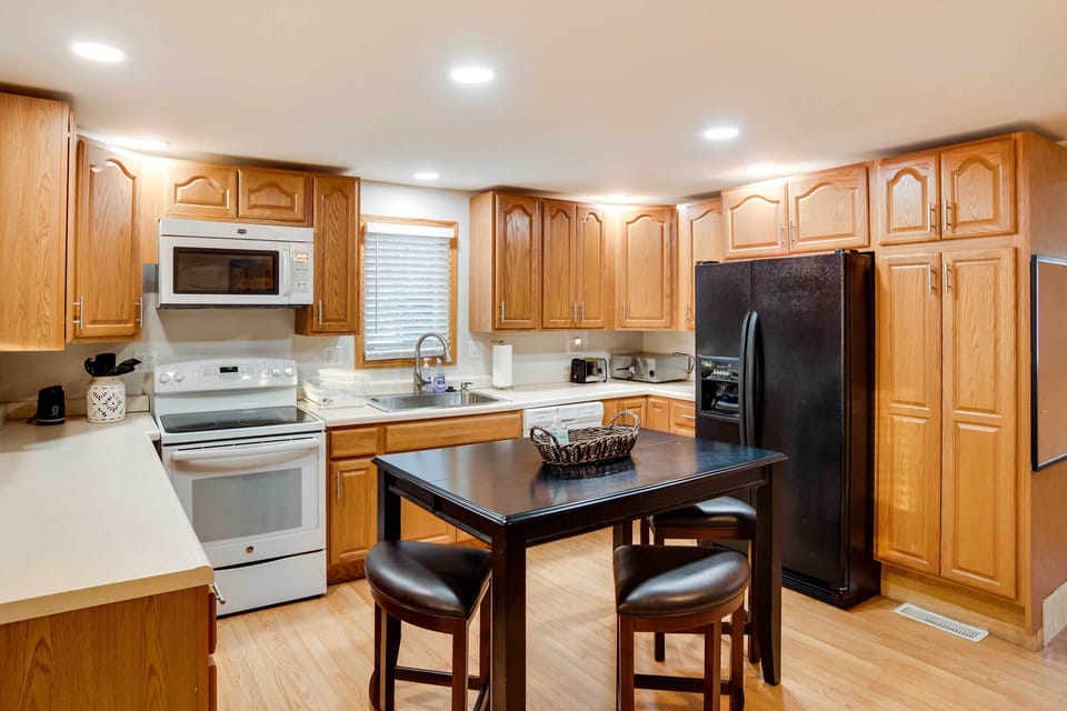 Kitchen | Fully Equipped