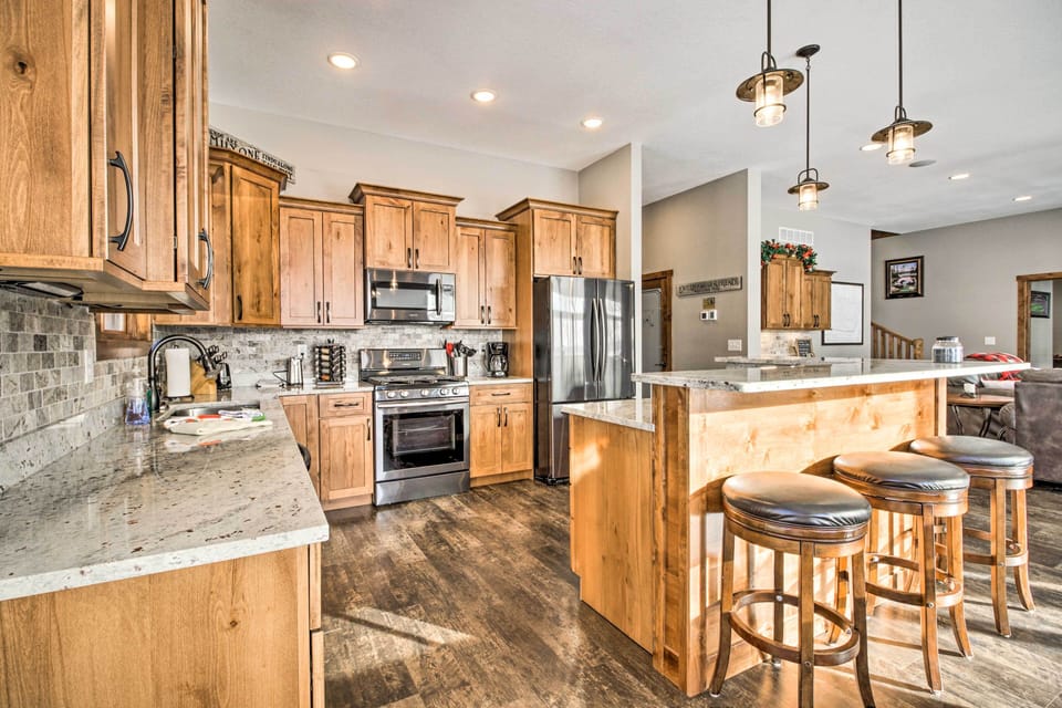 Kitchen | Complimentary Spices | Toaster | Crockpot | Coffee Maker | Main Level