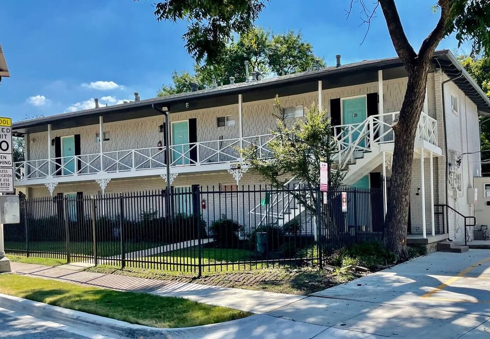 Two story gated complex on Henderson Ave - walk to restaurants, shops, bars and more. Pedestrian friendly in the heart of Dallas. In close proximity to Knox shopping district, Lower Greenville, Downtown, Uptown, East Dallas, Downtown, White Rock