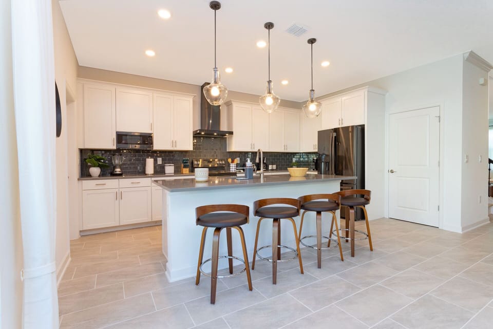 Fully equipped kitchen area.