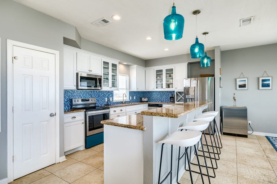 Serve meals or snack at the kitchen bar
