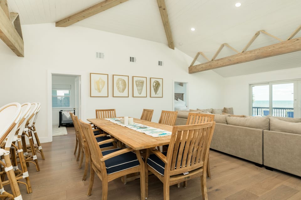 Sit up to 8 at the large dining table