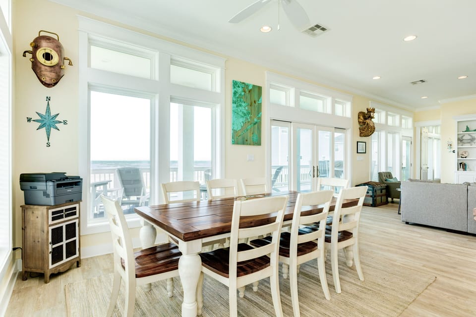 Enjoy homecooked meals overlooking the beach