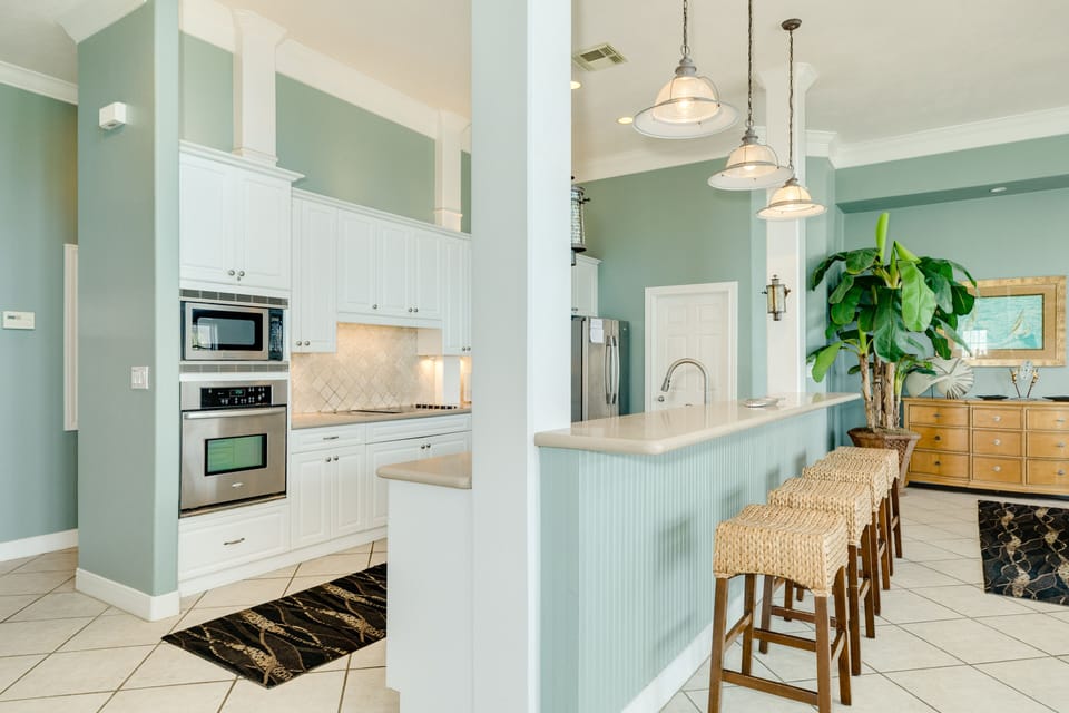 Plenty of space for everyone to help in the kitchen