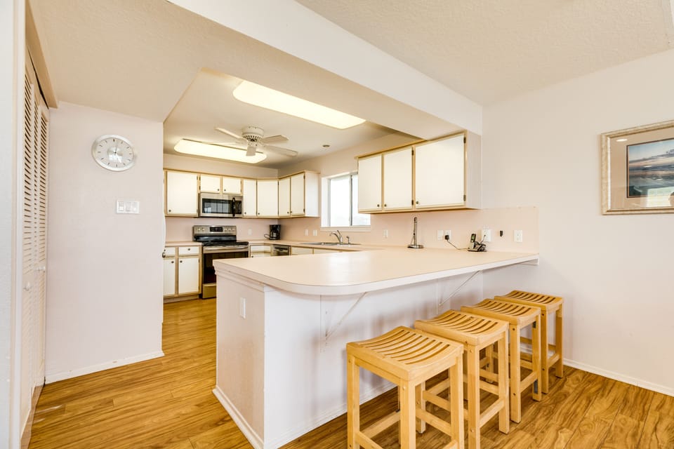 Grab a snack at the breakfast bar or watch the family cook