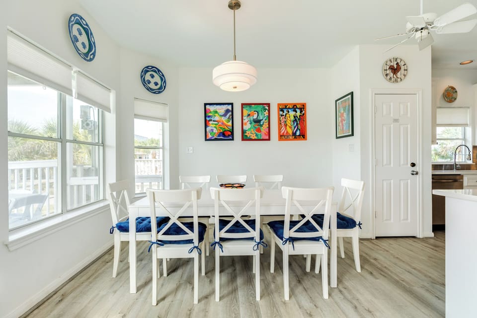 Comfortably sit up to 8 at the dining table