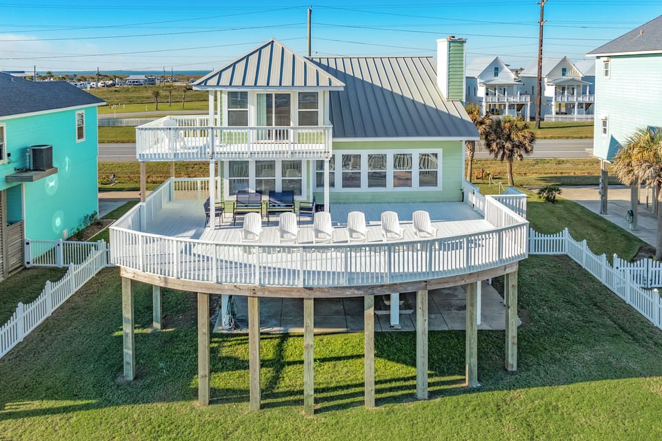 Beachfront home in Miramar Beach