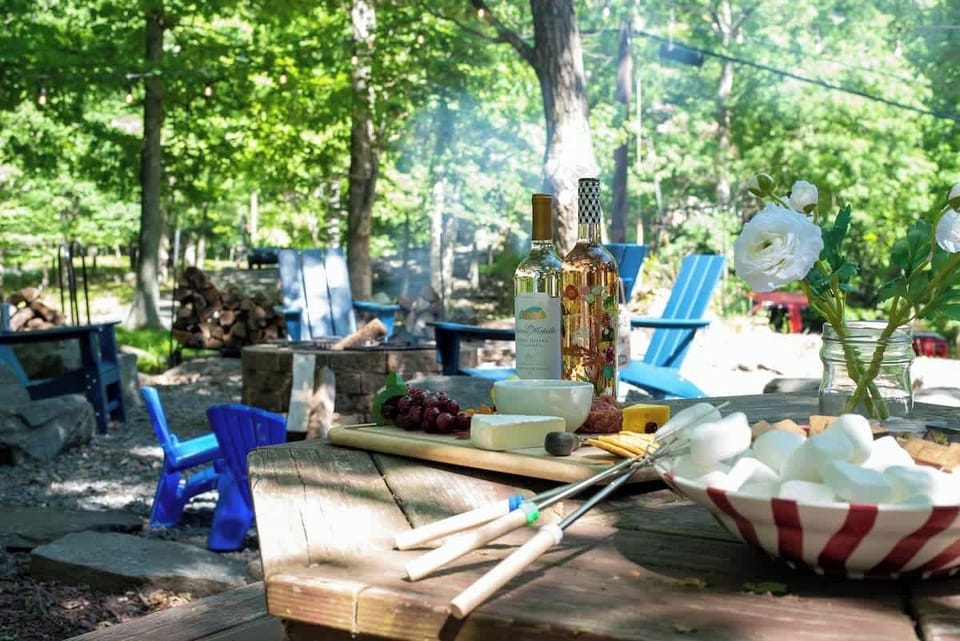 Nothing beats summer days filled with good food and great company. Let’s feast under the tree with friends and laughter! 
