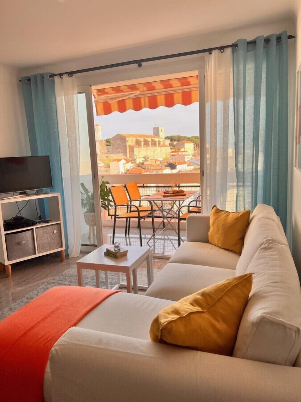 Living room with access to balcony