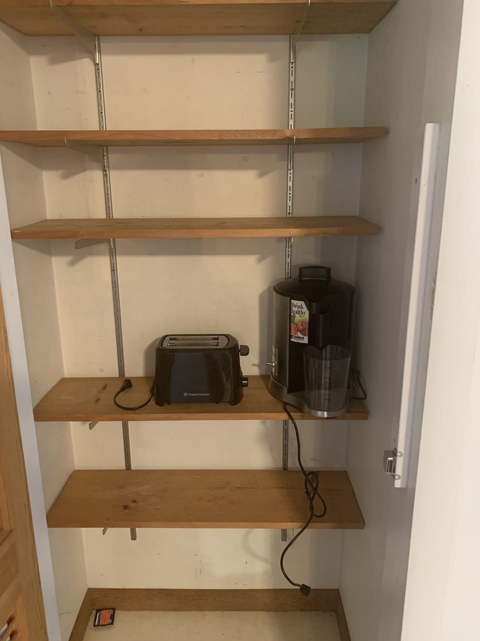 Toaster and Juicer with lots of extra space for you to place your dry goods.