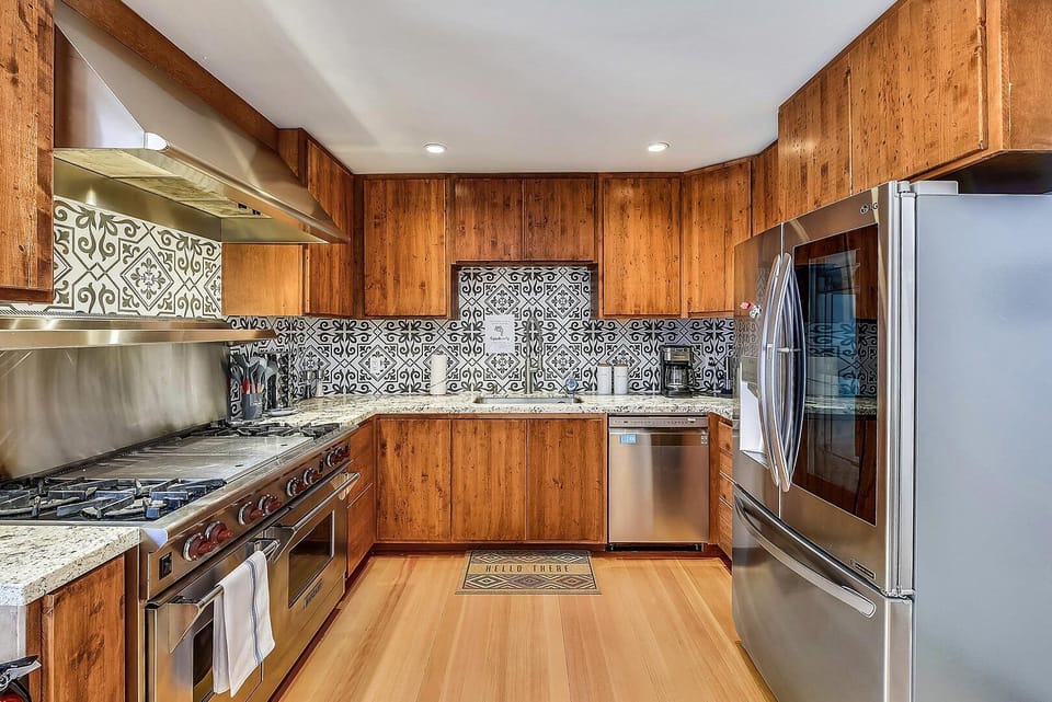 With room for a couple of cooks in the kitchen.