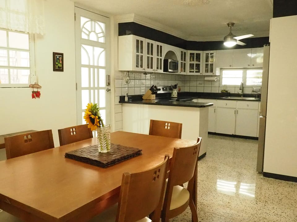 Dining table for 6 plus 2 side chairs