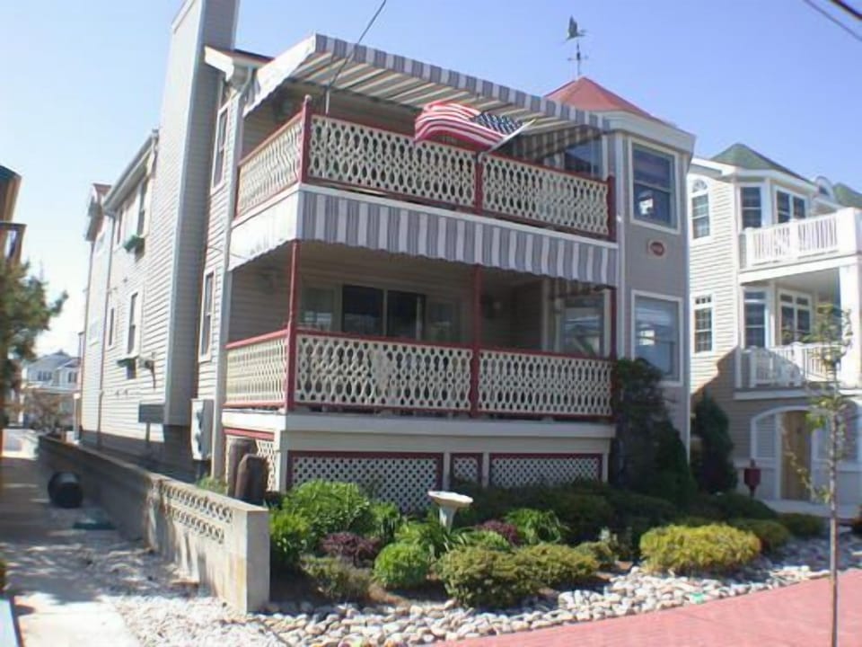 4012 Central Ave. 1st Floor