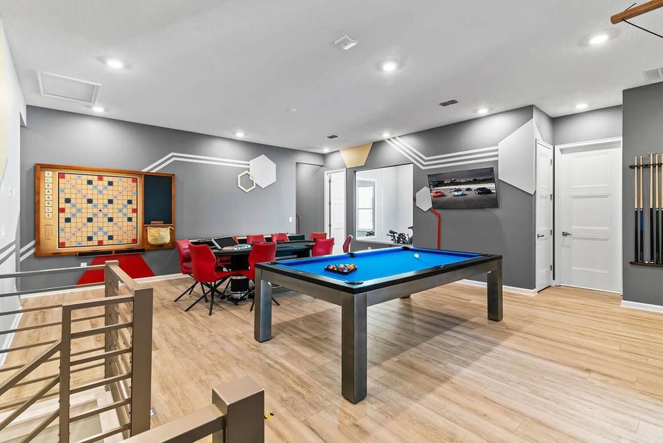 Loft w/ Pool Table, Shuffleboard & Game Console *Highlight*