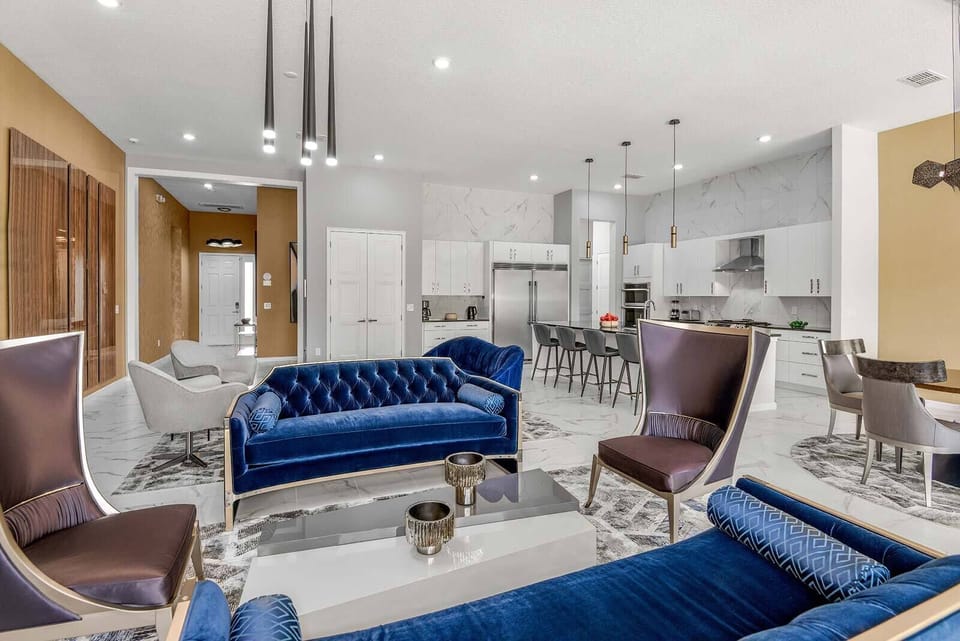 Living Room *Highlight*