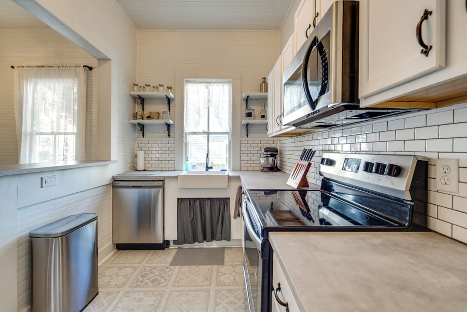 Fully Equipped Kitchen | Toaster