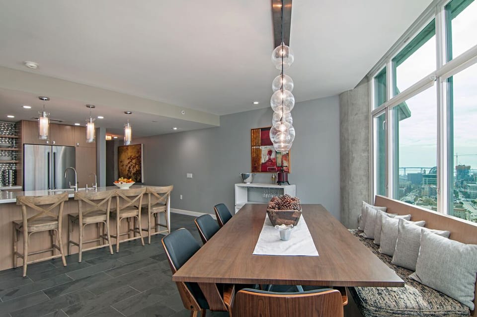 Seating at the island for four to watch/help the cook!