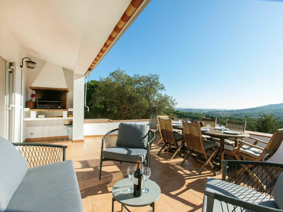Sky, Property, Furniture, Plant, Shade, Wood, Interior Design, Tree, Table, Outdoor Furniture