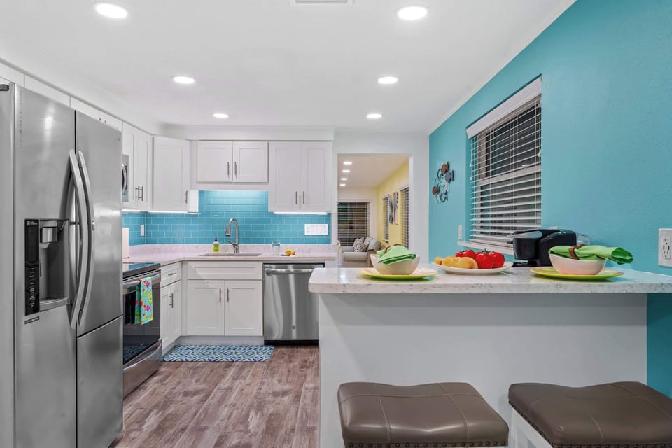Right Villa | Eat In Kitchen