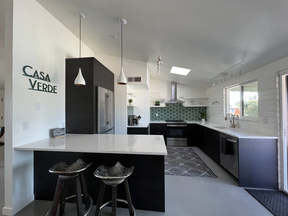 Eat in chef’s kitchen 