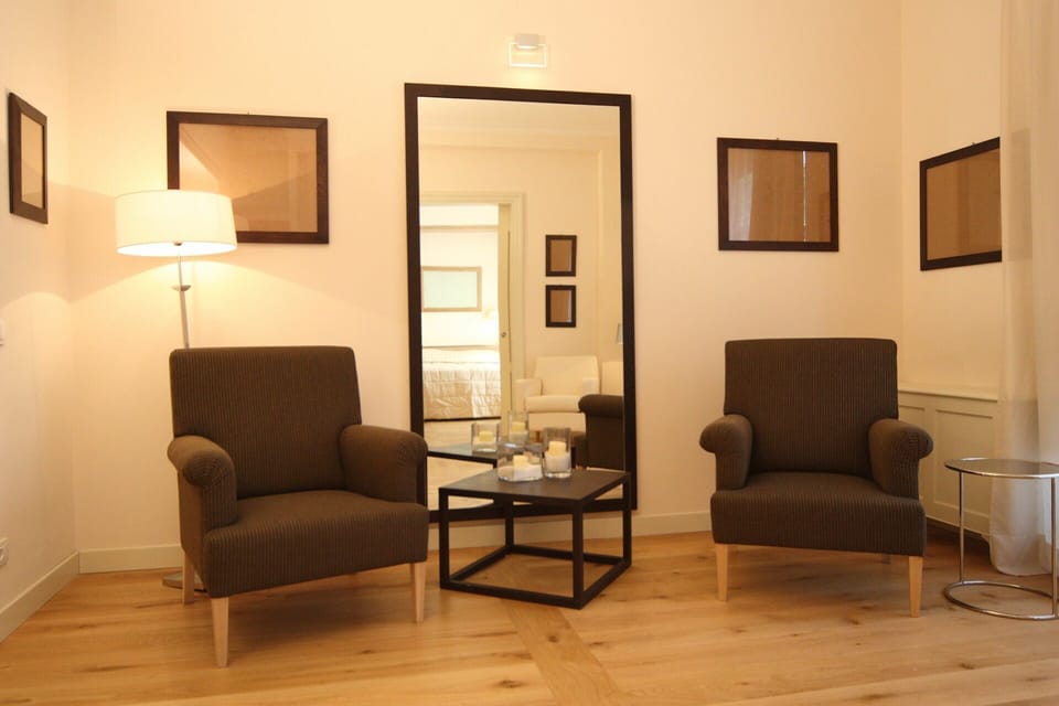 Living Room, Room Detail