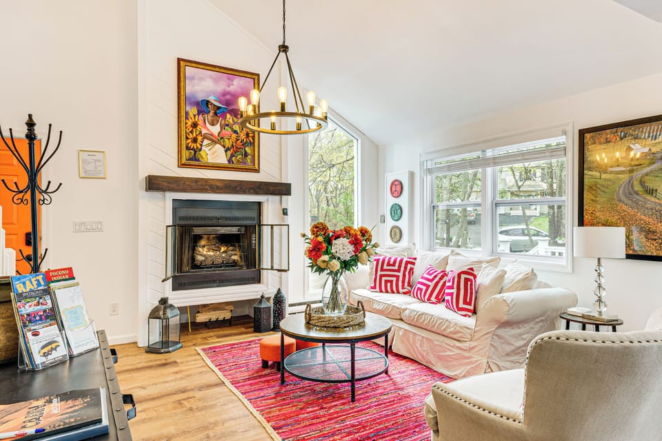 East Stroudsburg Vacation Rental | 3BR | 2BA | Stairs Required to Enter