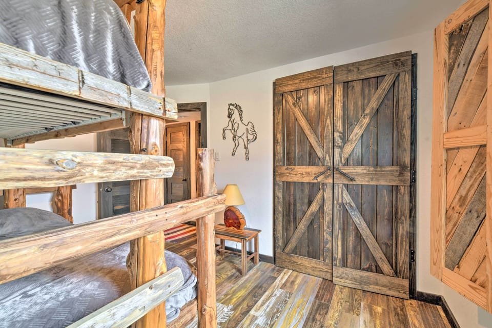 Bedroom 2 | Walk-In Closet