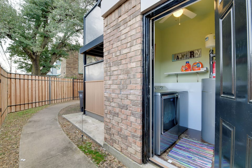 On-Site Laundry Facilities (Shared)