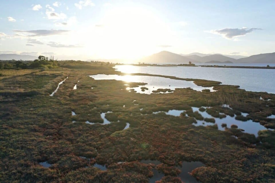 Natural Scenery – Landscapes Near the Property
Serene views of nearby trails, fields, and coastline, ideal for morning walks.