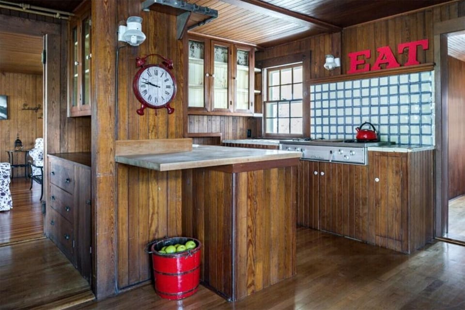 Belden island kitchen