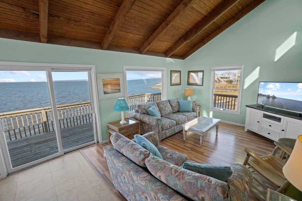 Surf-or-Sound-Realty-997-Windy-Point-Great-Room-2