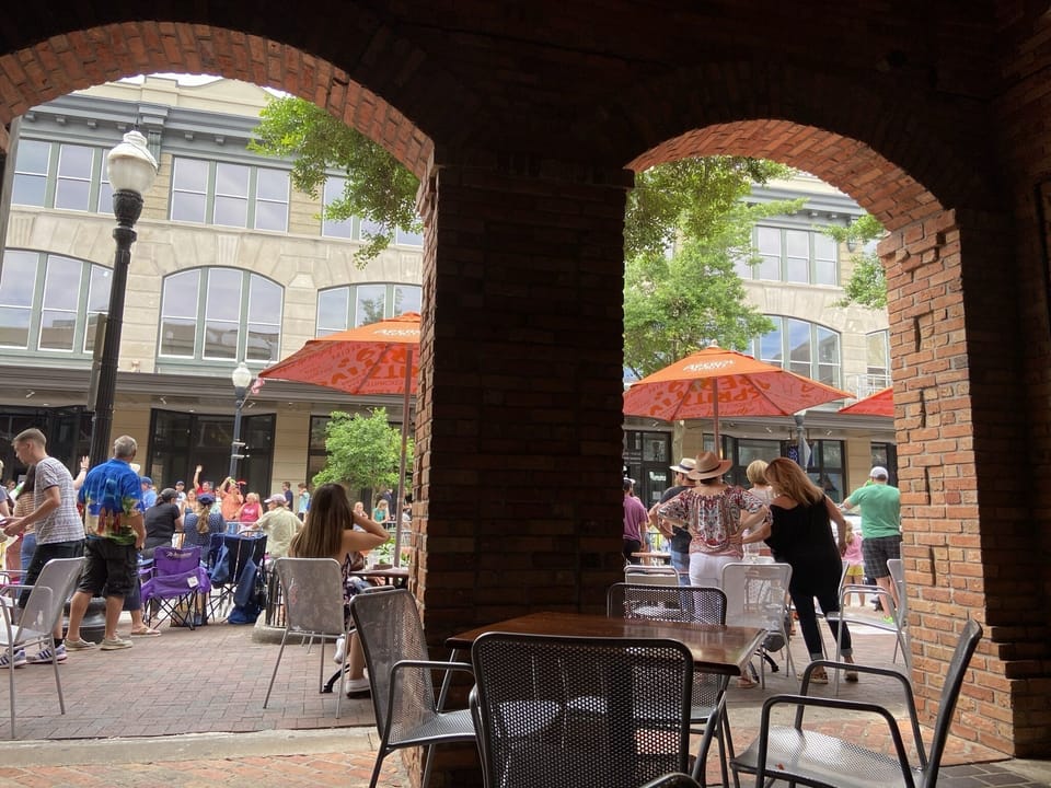 Outdoor dining