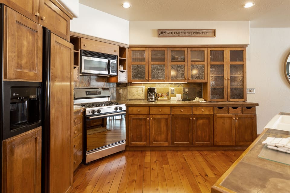 Hardwood, Flooring, Furniture, Room, Indoors